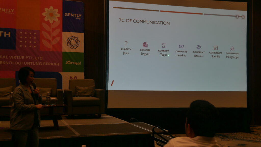 Pelatihan Komunikasi Efektif 'Passion with Action & Effective Communication'