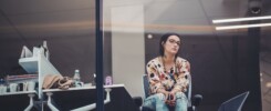 Insecure Adalah Penghambat Sukses di Tempat Kerja, Atasi Dengan 7 Tips Ini