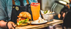Komunikasi adalah Kunci Pelayanan Unggul Pada Pelanggan Restoran dan Kafe, Pahami 7 Faktor Ini